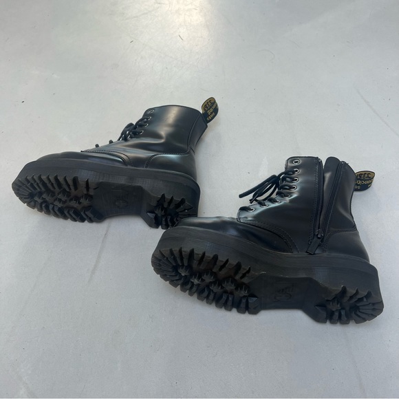 Dr. Martens Jadon Platform Boot in Black Unisex - Picture 5 of 6